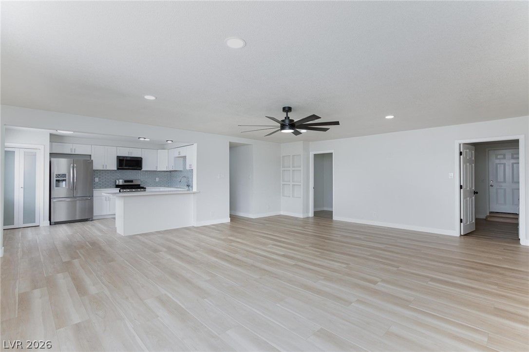6121 Sonoma Circle — photo 4 of 38