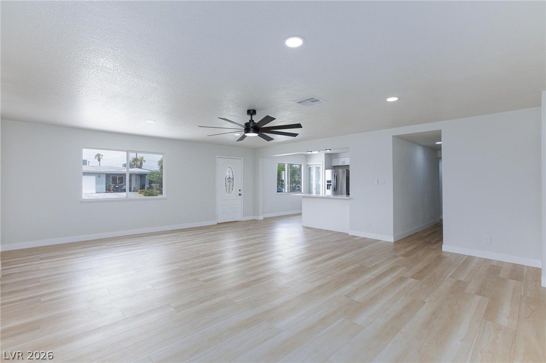 6121 Sonoma Circle — photo 5 of 38