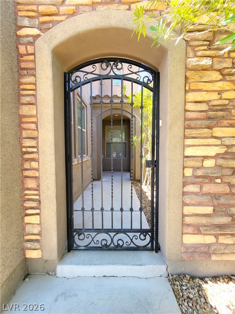 1053 Via Canale Drive — photo 2