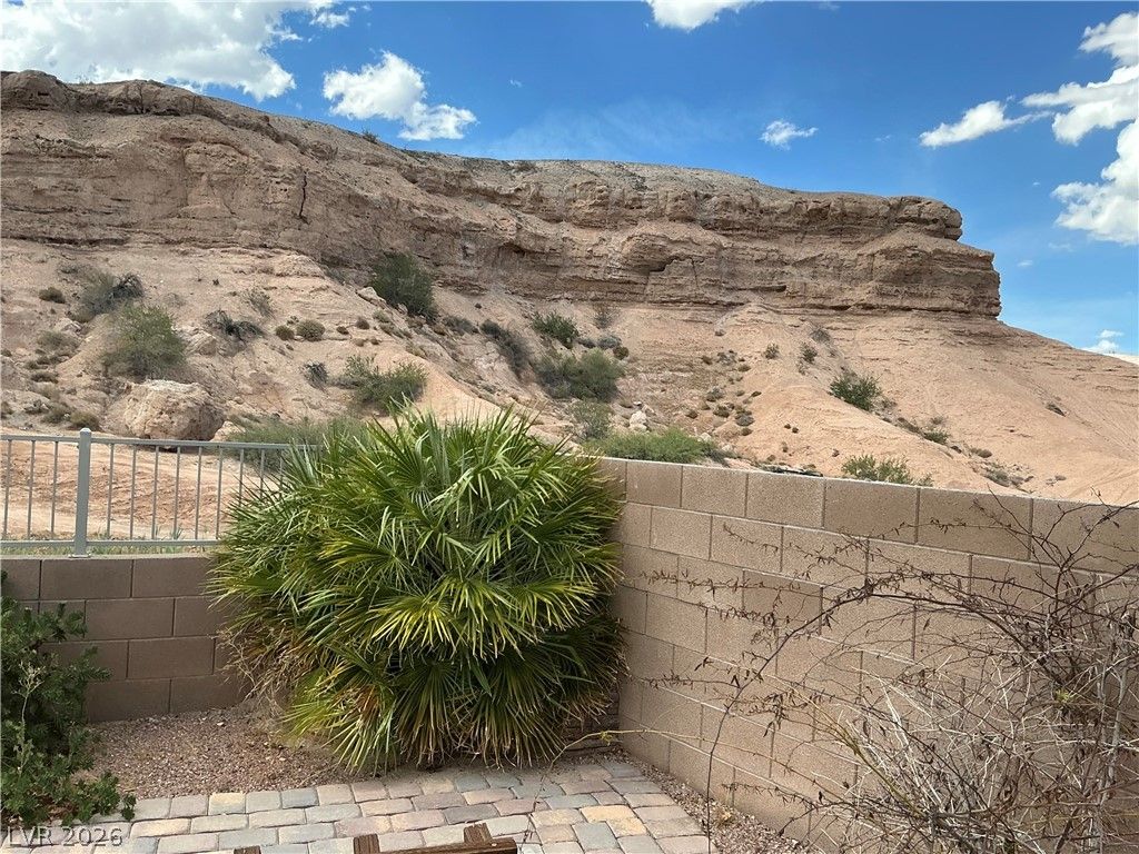 1726 Sonoran Bluff Avenue — photo 5 of 12