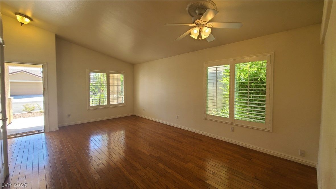 1413 IRON SPRINGS Drive — photo 2