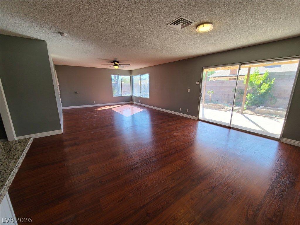 6751 Ledgewood Drive 6751 — photo 4 of 32