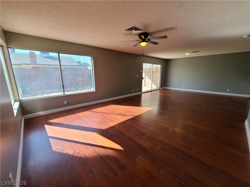 6751 Ledgewood Drive 6751 — photo 5 of 32