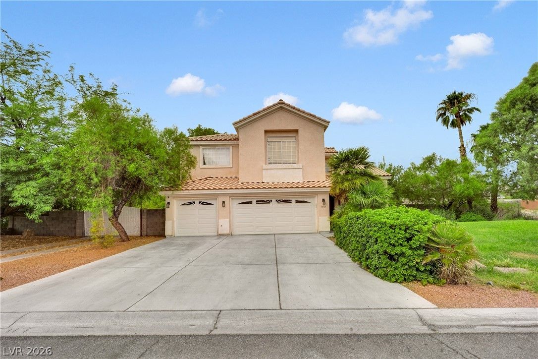 5685 North Adavan Court — photo 2