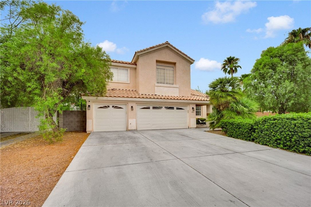 5685 North Adavan Court — photo 3