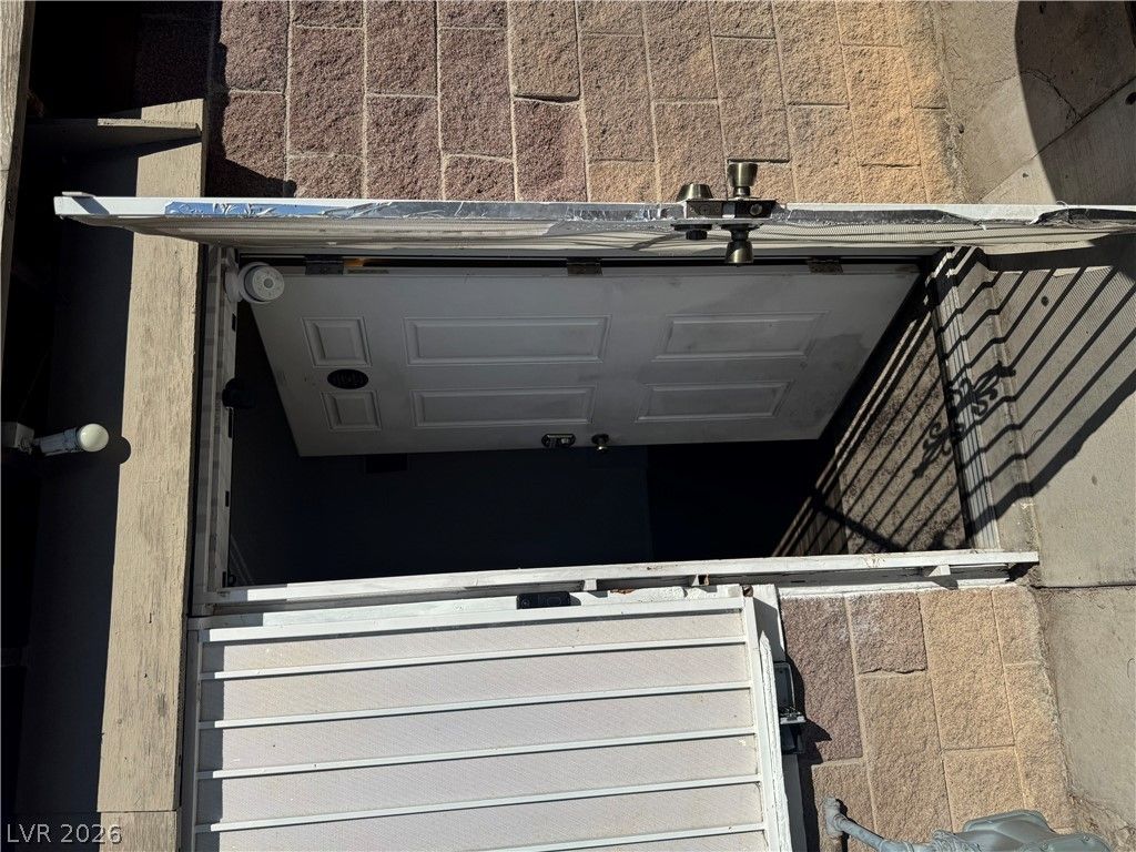 3982 Voxna Street — photo 2