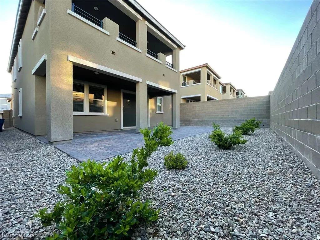 852 Riverlawn Place — photo 2
