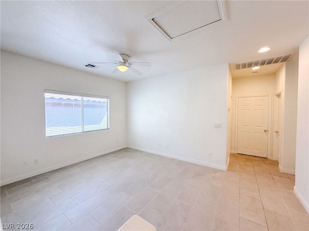 6733 Barrington Hills Street — photo 4