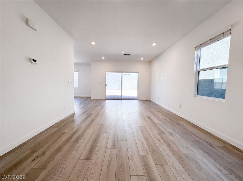 8364 Caldera Hills Avenue — photo 3 of 14