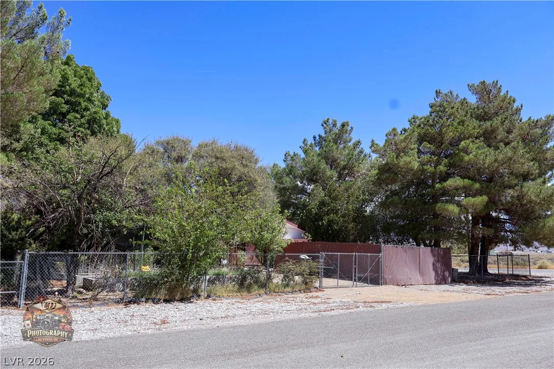 1380 South Happy Lane — photo 4