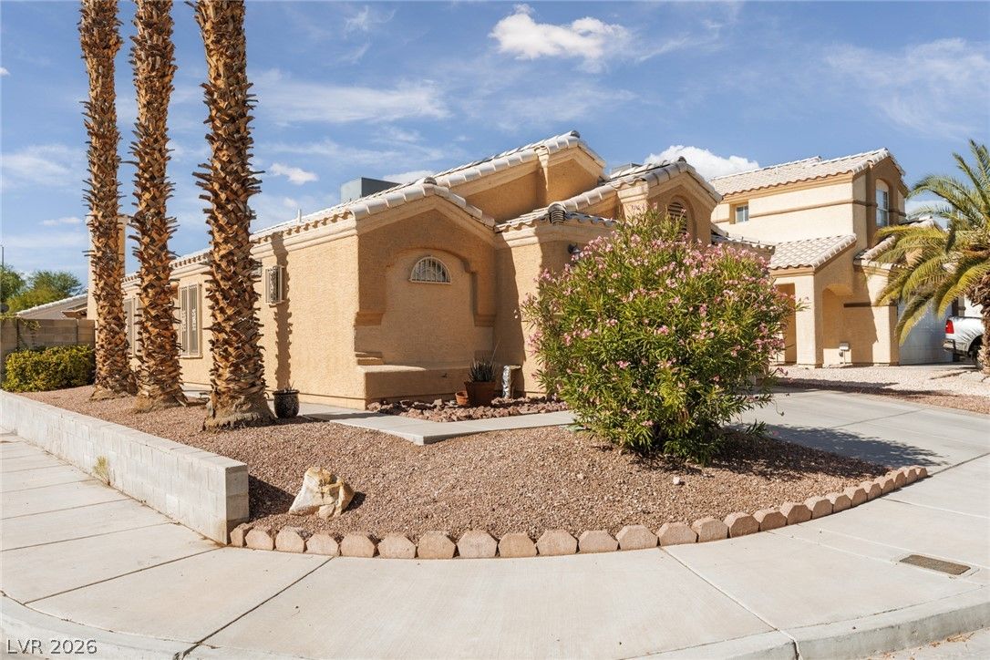 8301 Hydra Lane — photo 1