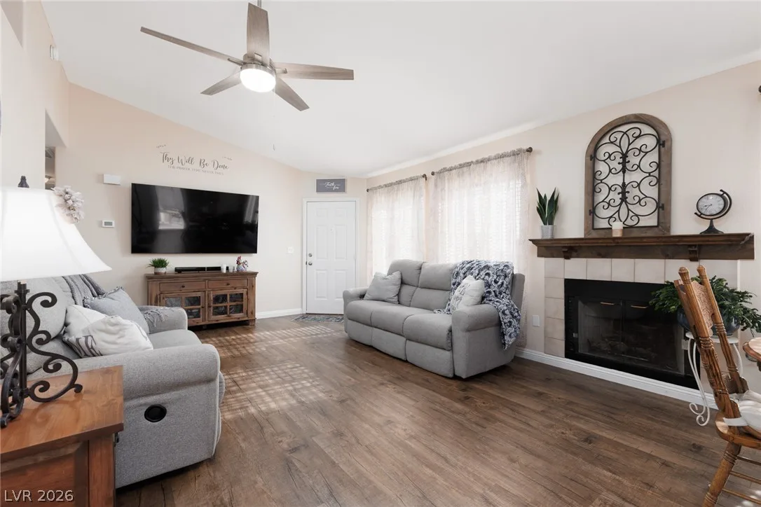 8301 Hydra Lane — photo 3