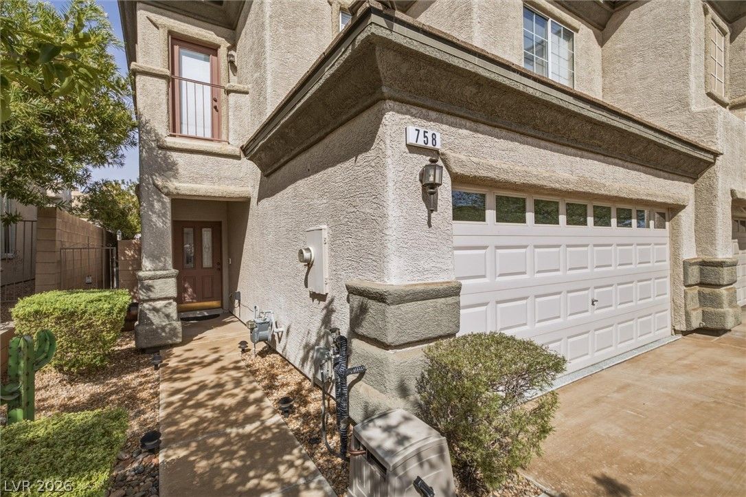 758 Solitude Point Avenue — photo 4