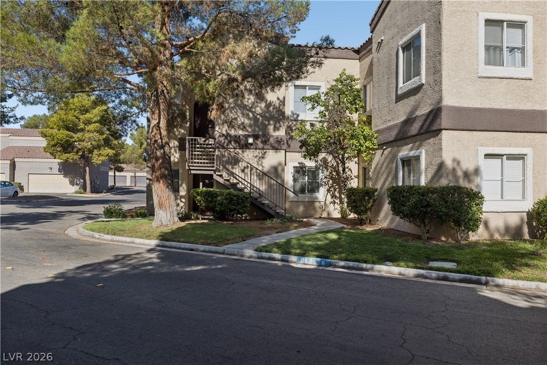 5250 South Rainbow Boulevard 1025 — photo 3 of 39