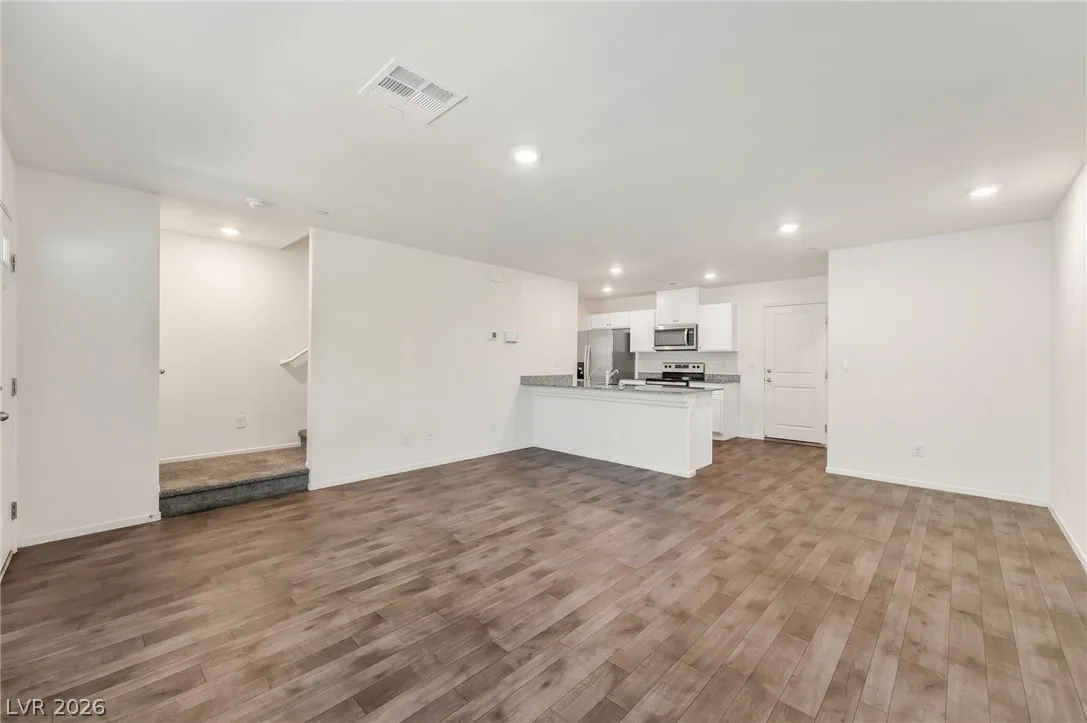 1127 Ruby Sparrow Street — photo 5