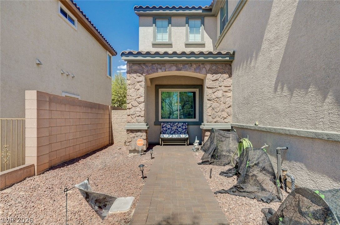 260 Jessica Grove Street — photo 5 of 65