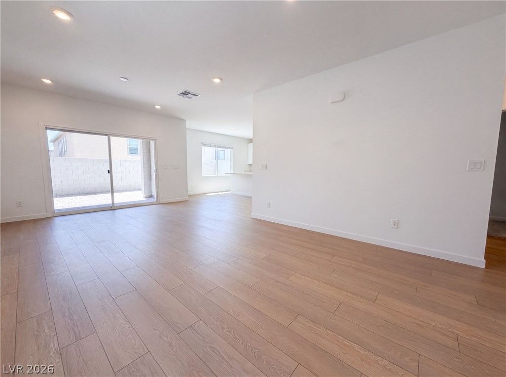 8379 Rochelle Avenue — photo 3