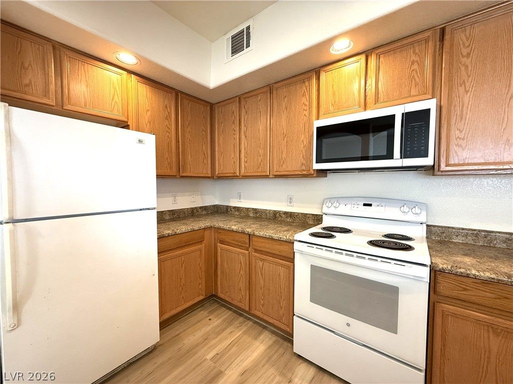 6160 Rumrill Street 210 — photo 5
