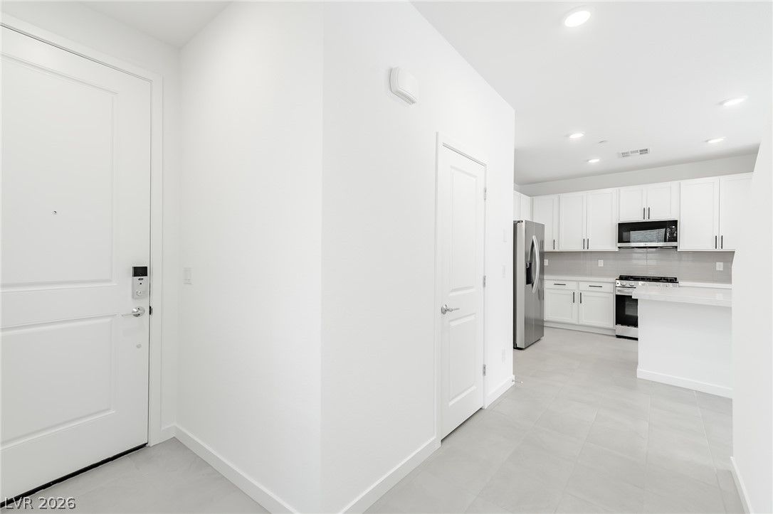 873 Camargo Street — photo 4