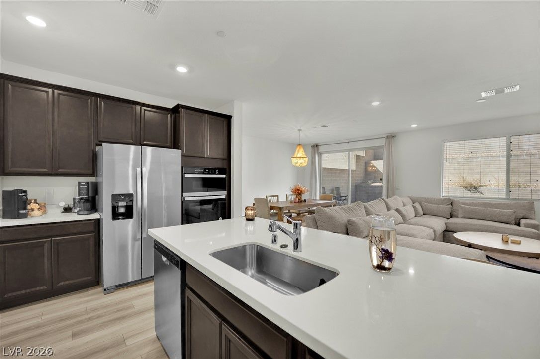 1535 Pacific Baza Street — photo 2
