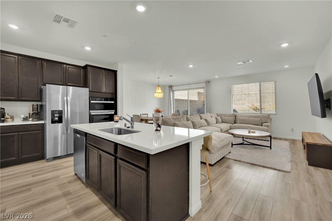 1535 Pacific Baza Street — photo 4