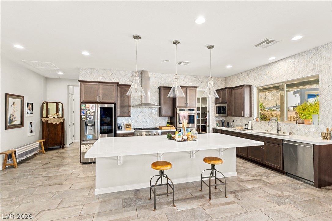 4081 Turquoise Falls Street — photo 3