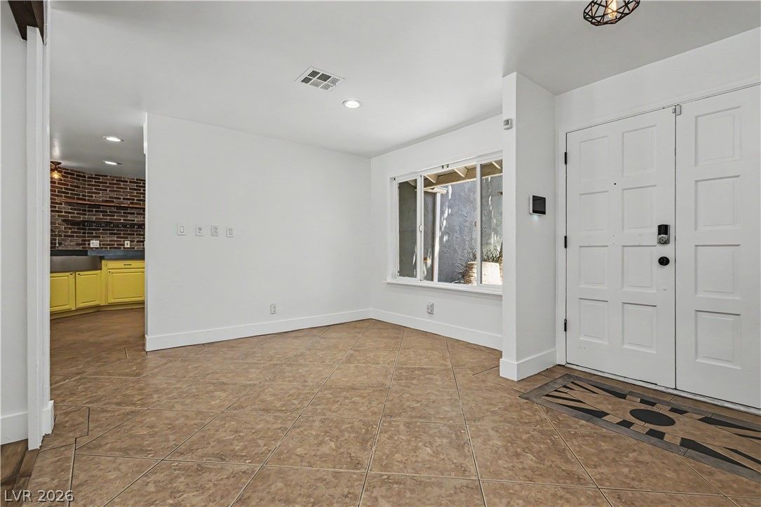 1888 East Viking Road — photo 2 of 29