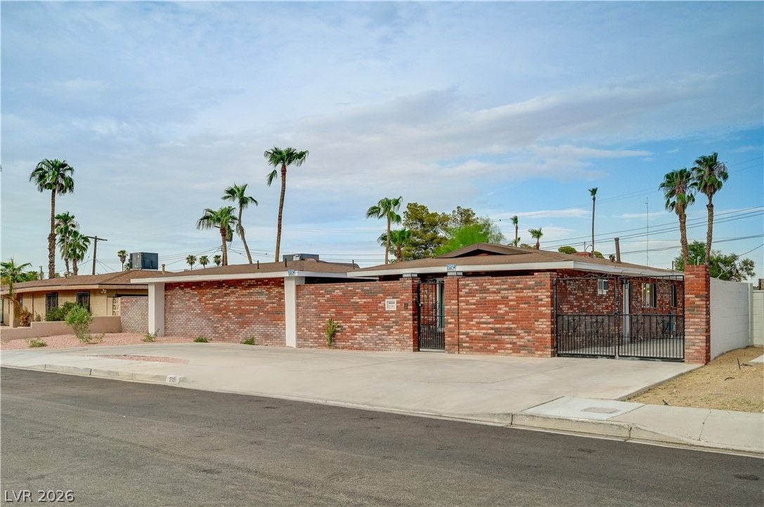 2101 Santiago Street — photo 2 of 51