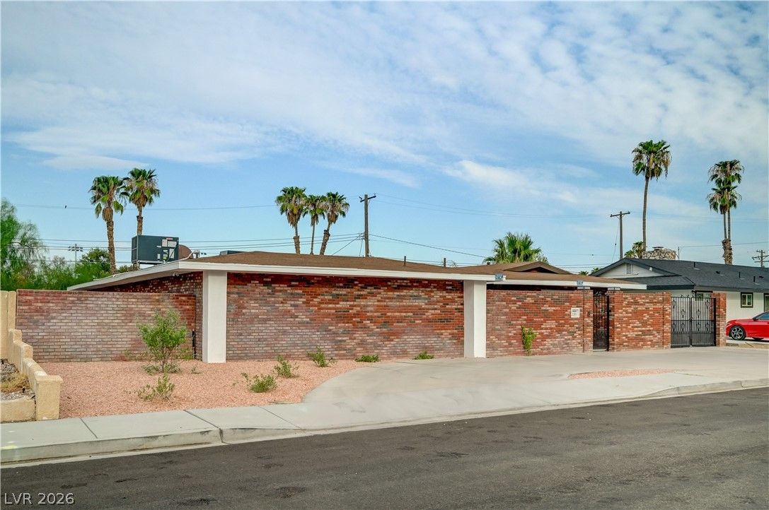 2101 Santiago Street — photo 3 of 51