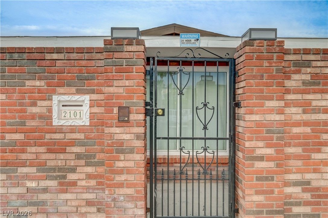 2101 Santiago Street — photo 5 of 51