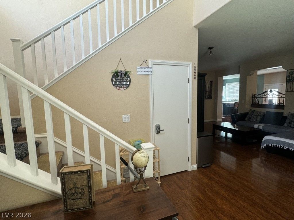 9695 Ridgebluff Avenue — photo 3