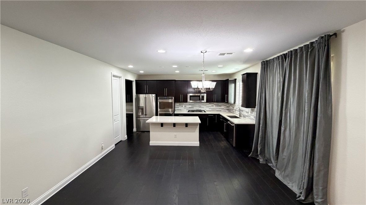 8118 Pinecrest Falls Street — photo 3