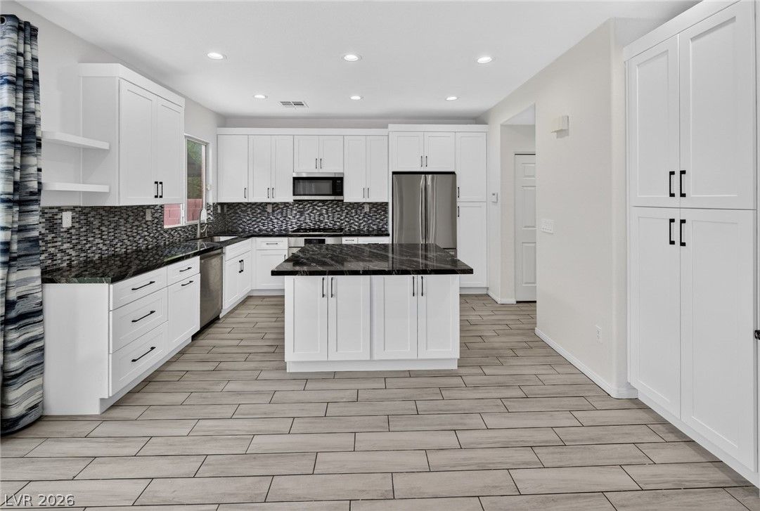 2169 Hosta Court — photo 2 of 26