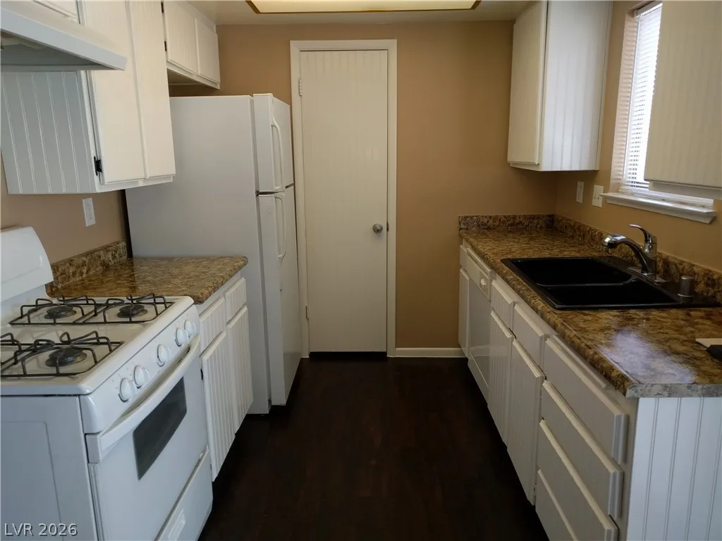 848 JERI Lane — photo 4