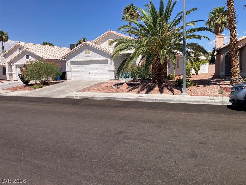 7116 Golden Desert Avenue — photo 3