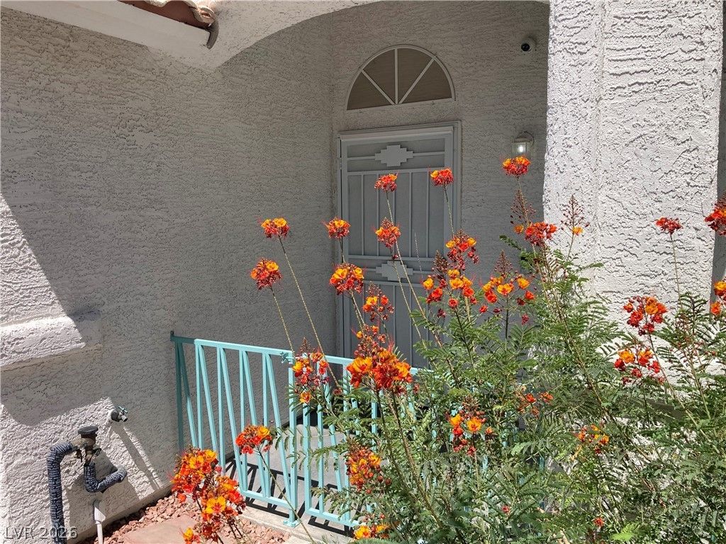 7116 Golden Desert Avenue — photo 5