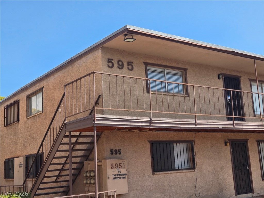 595 ROYAL CREST 19 — photo 2