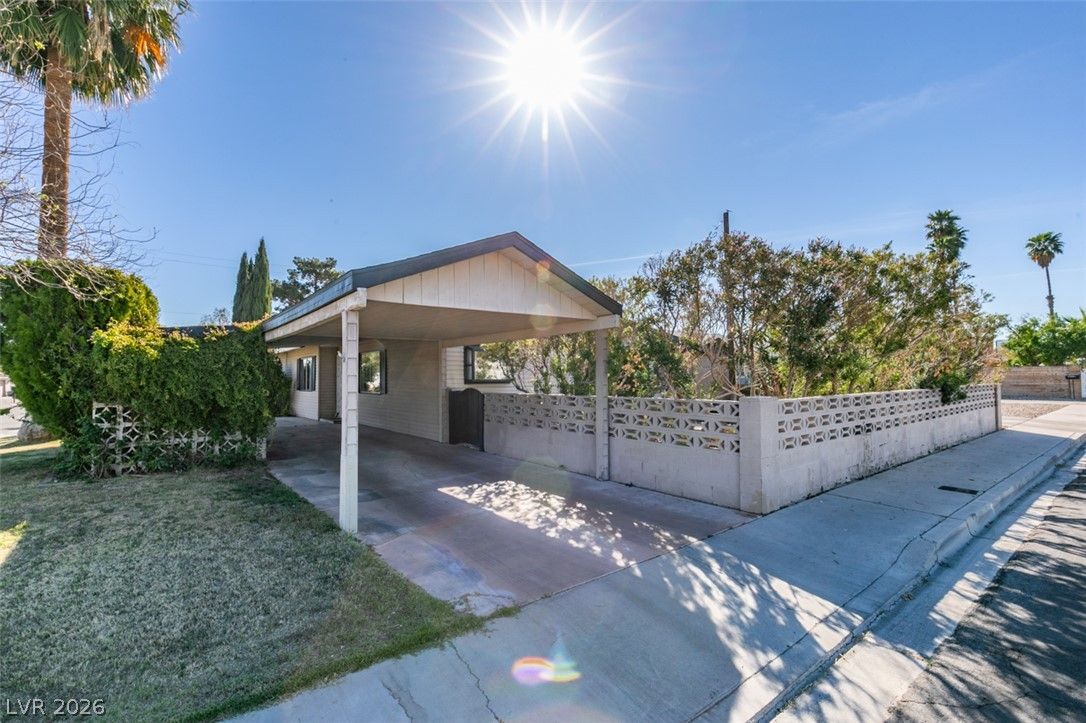 2211 Frontier Ave Avenue — photo 4 of 31