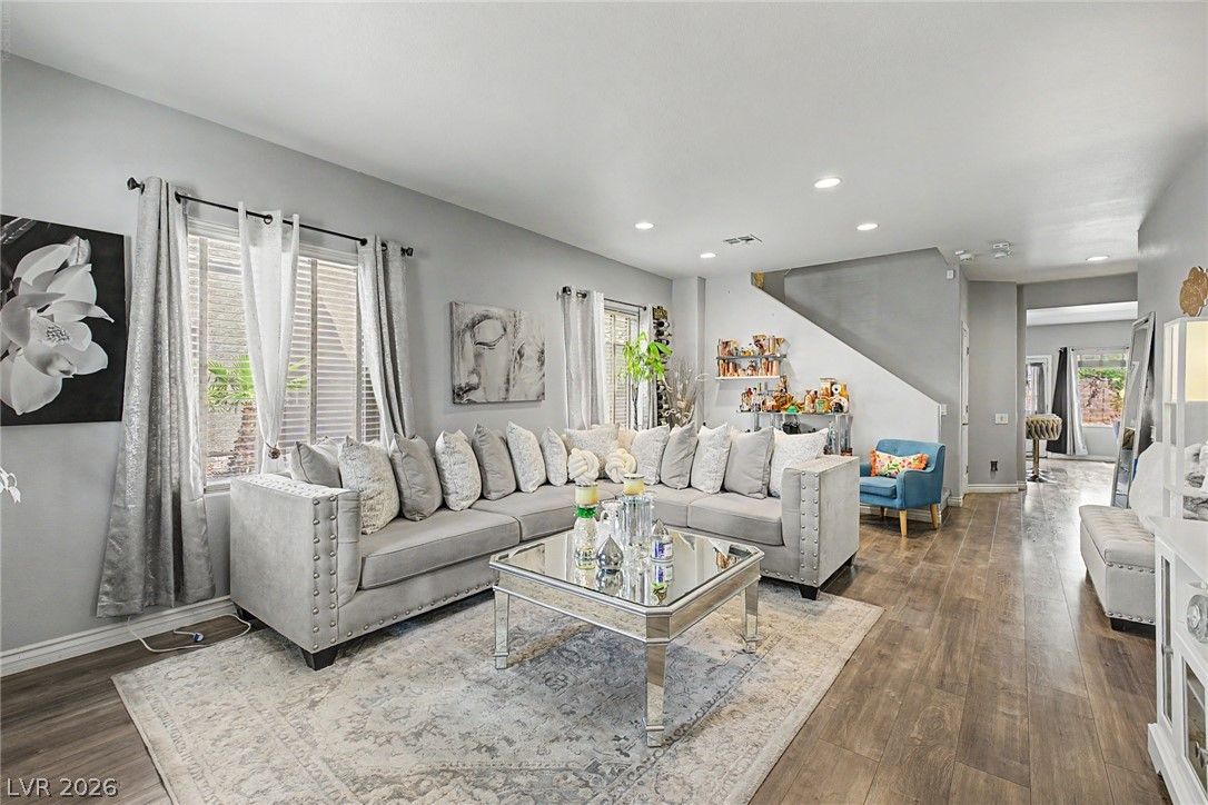 2924 Dowitcher Avenue — photo 3