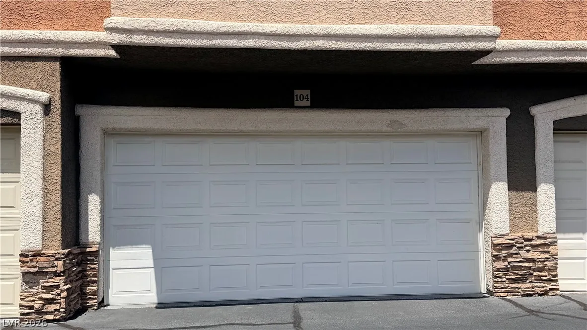 7712 Himalayas Avenue 104 — photo 2