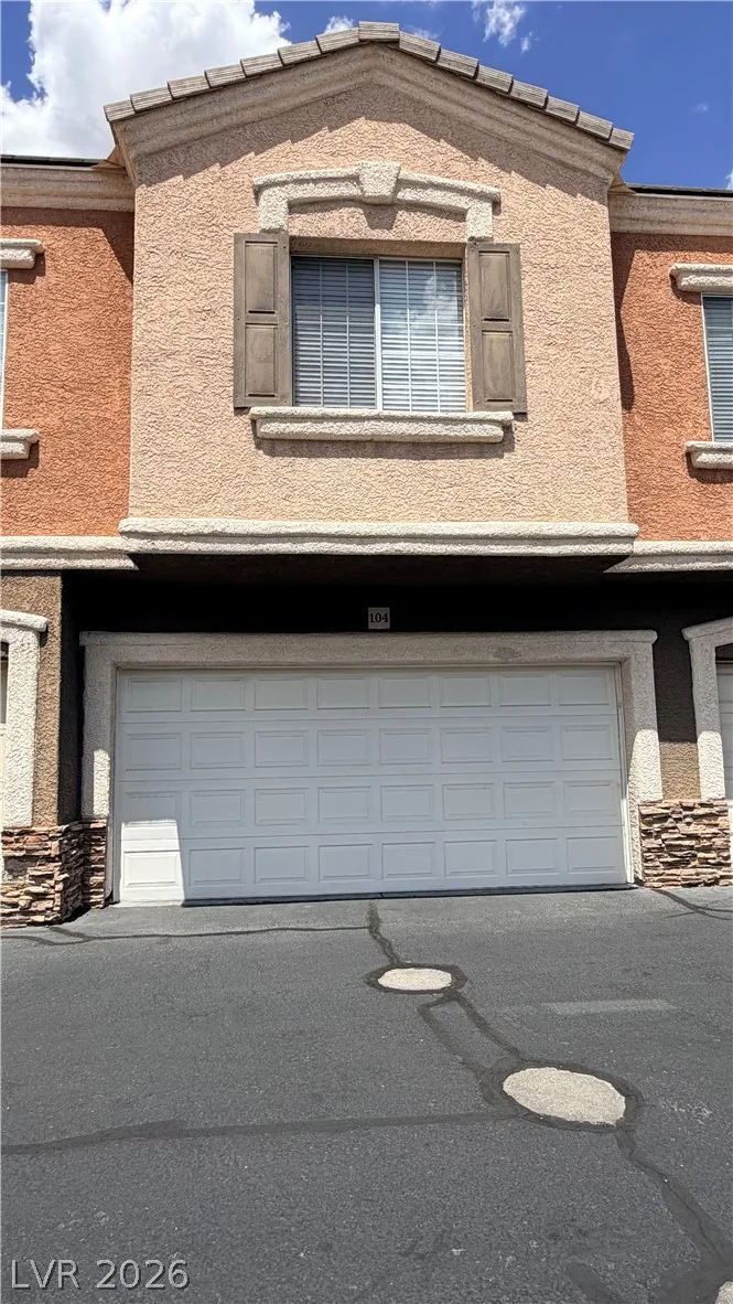 7712 Himalayas Avenue 104 — photo 3