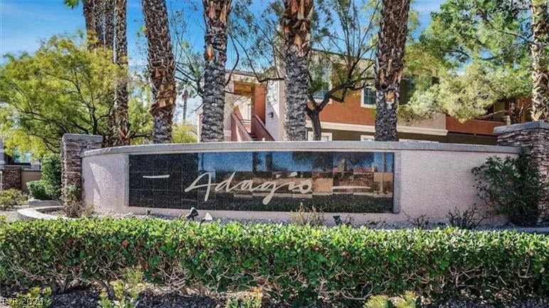 7712 Himalayas Avenue 104 — photo 5