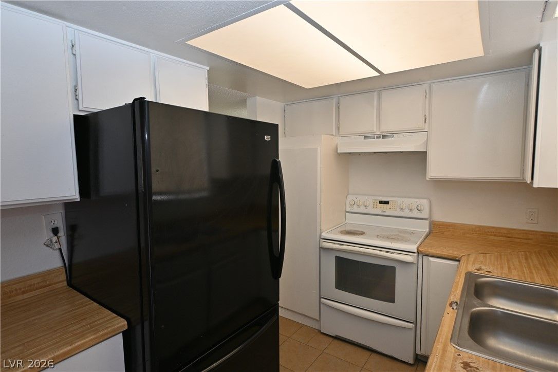 2301 Stewart Avenue A — photo 2