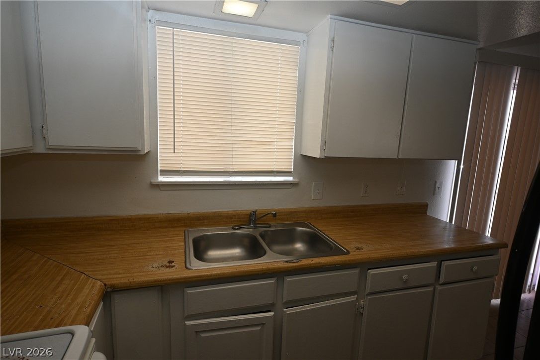 2301 Stewart Avenue A — photo 3