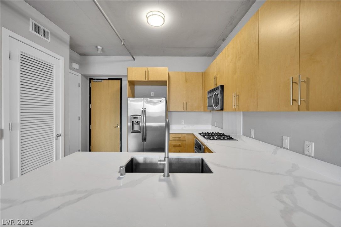 353 East Bonneville Avenue 804 — photo 4
