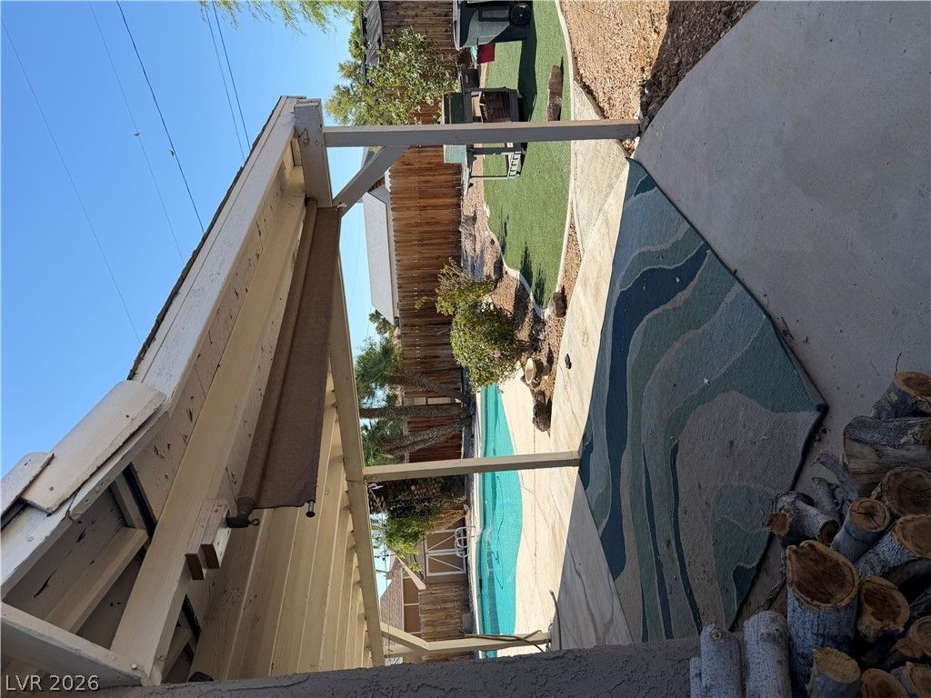 2901 Maverick Street — photo 4 of 4