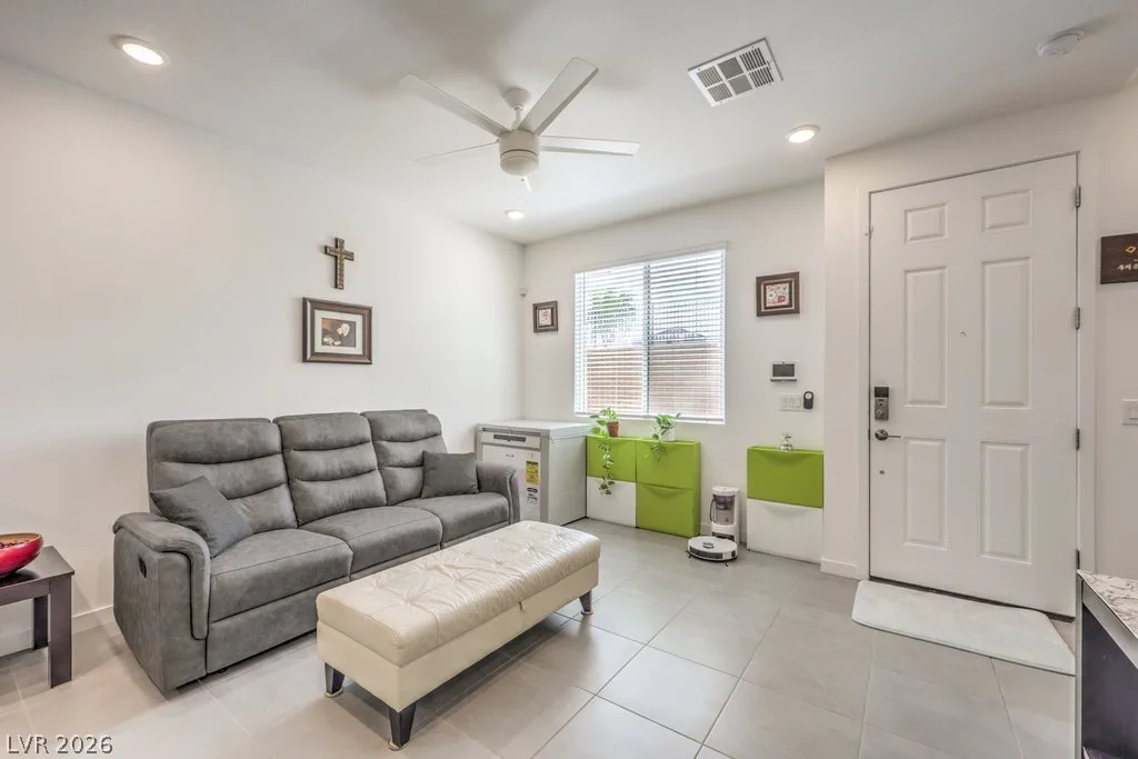 172 Freeport View Place — photo 4