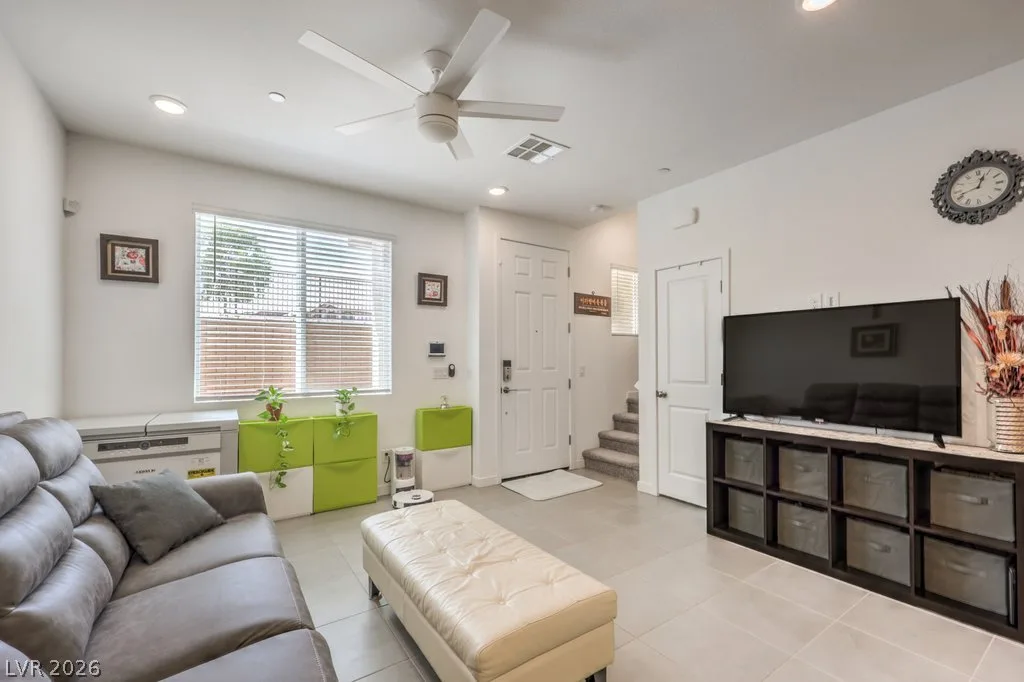 172 Freeport View Place — photo 5