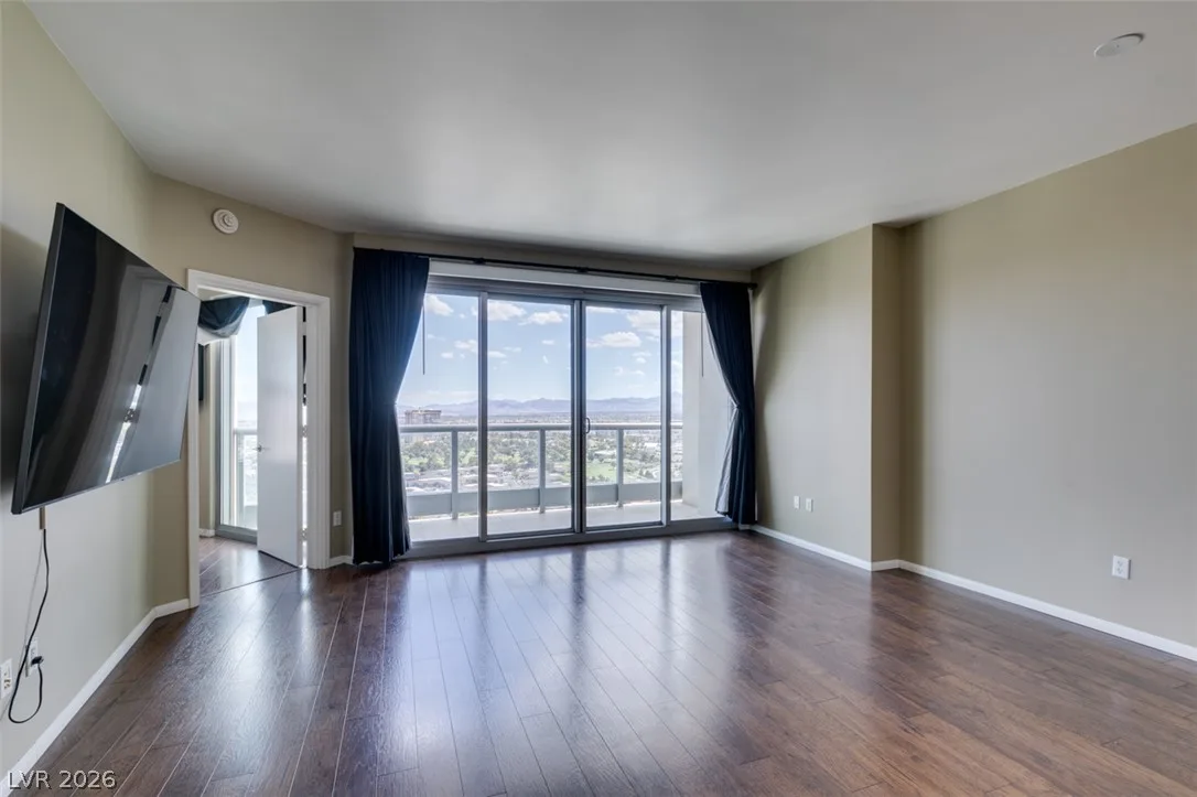 322 Karen Avenue 2505 — photo 3