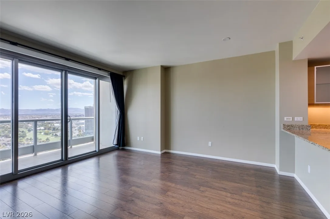 322 Karen Avenue 2505 — photo 4